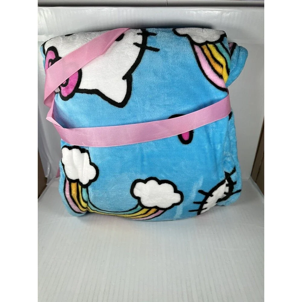 HELLO KITTY Pastel Rainbows & Hearts Blue Plush Throw Blanket Twin XL 60 x 96